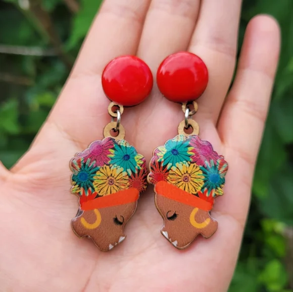 Cute Afrosilhouette Wooden Earrings - Picture 5 of 5